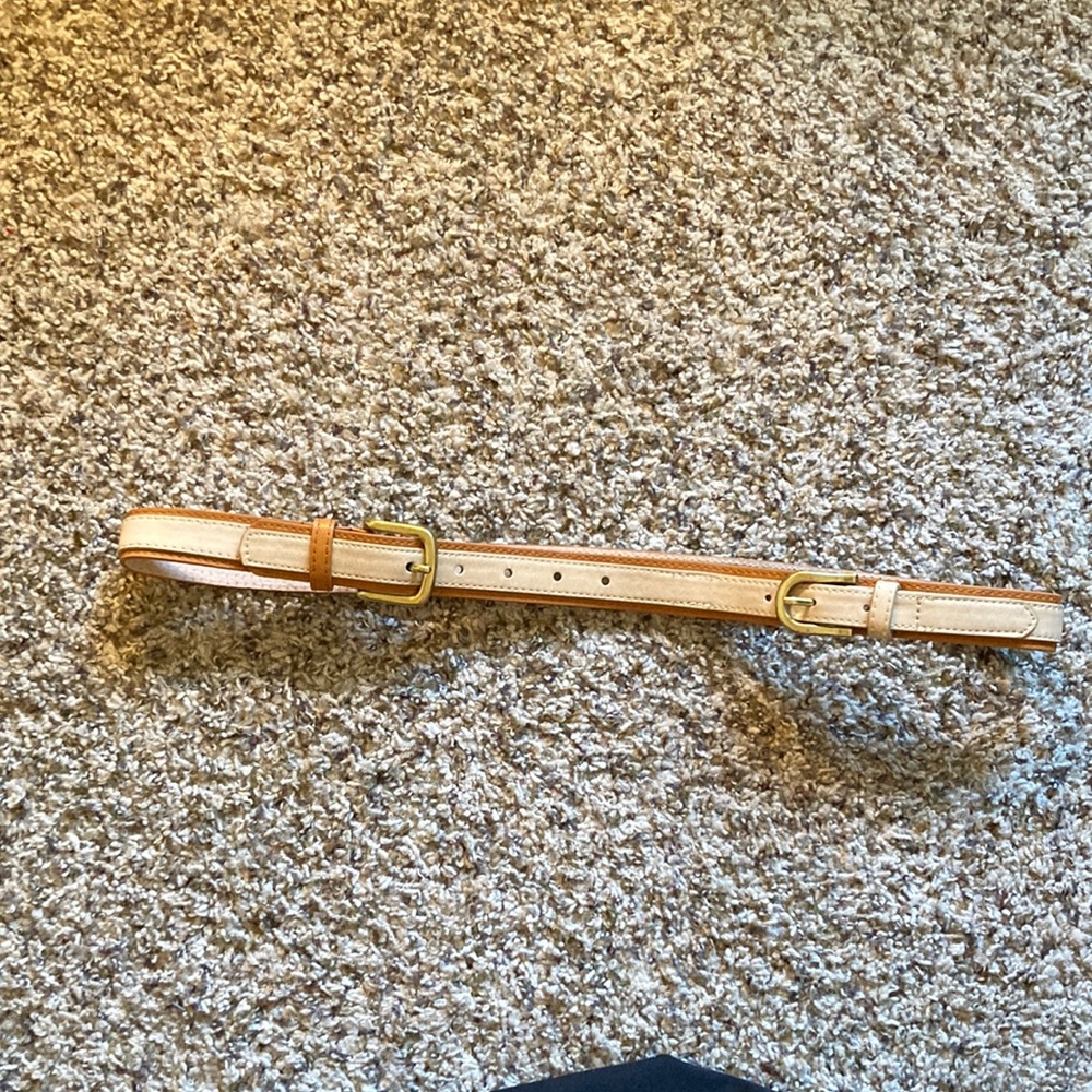 NWOT Ellen Tracy belt